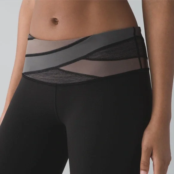 Lululemon Wunder Under Crop III Black Leggings - Picture 3 of 7